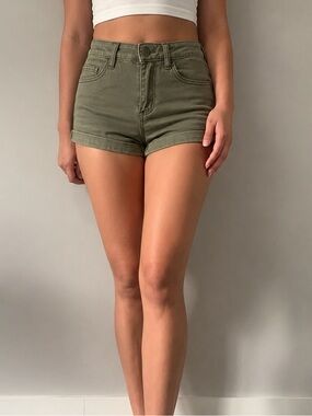 SWS Juniors Green Shorts | Size 1 💚✨🌿